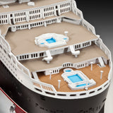REVELL 1:700 Queen Mary 2