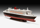 REVELL 1:700 Queen Mary 2