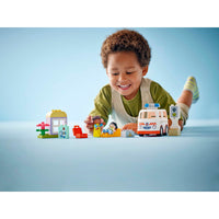 LEGO 10447 DUPLO Ambulance met chauffeur