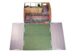 Kids Globe loopstal met berging en weiland 1:32 75x68x28cm