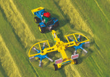 72163 Kleine tractor met hooim